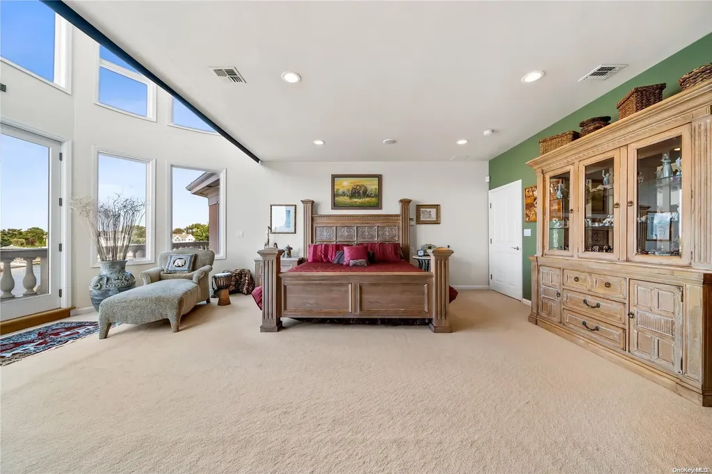 22 Beech Road Islip NY 11751