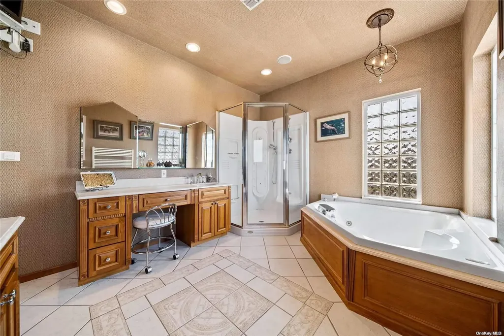 22 Beech Road Islip NY 11751