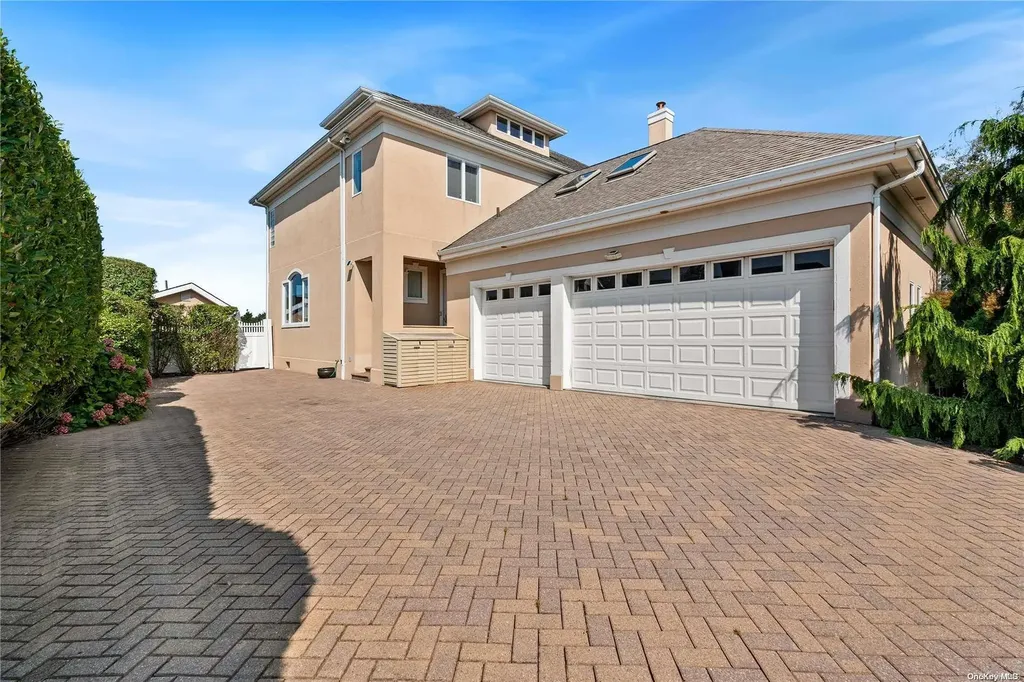 22 Beech Road Islip NY 11751