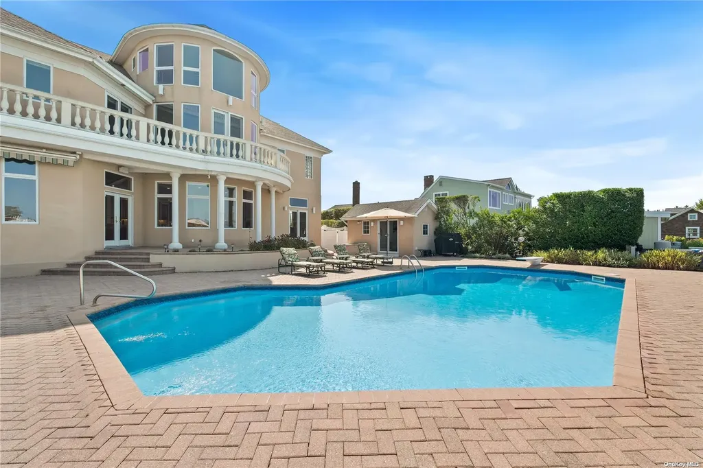 22 Beech Road Islip NY 11751
