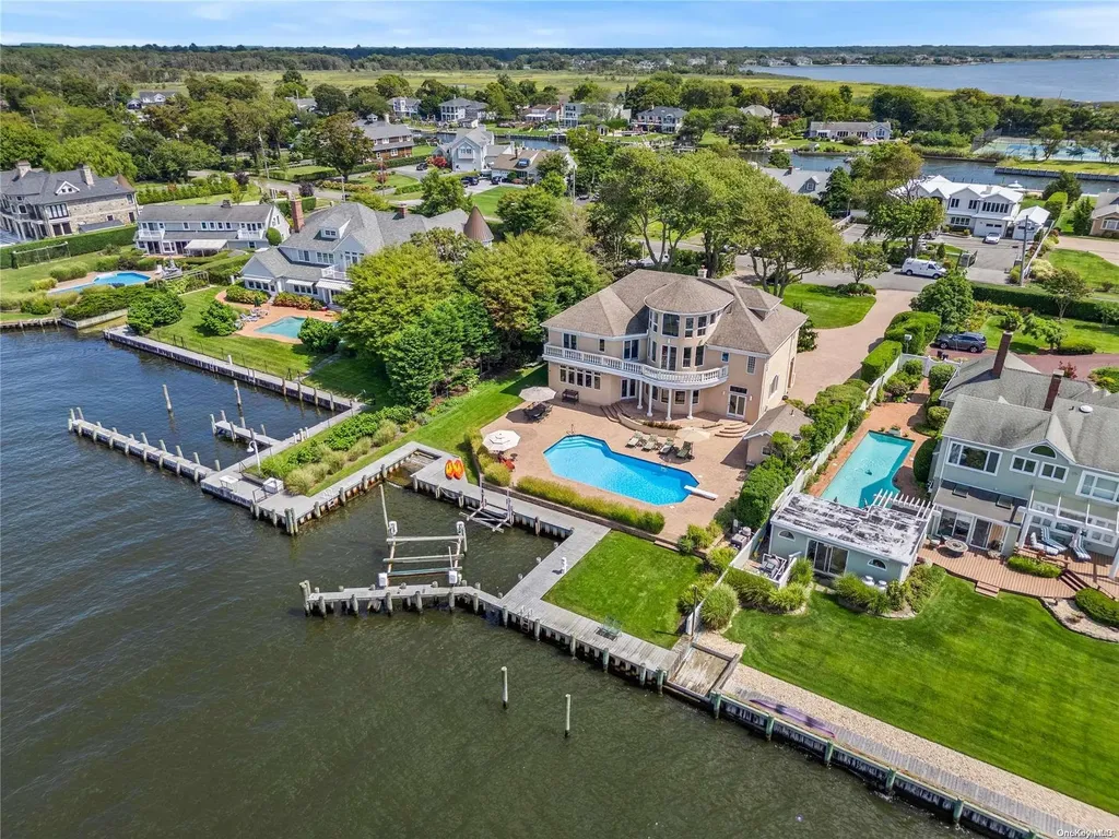 22 Beech Road Islip NY 11751