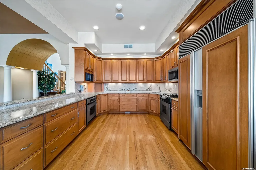 22 Beech Road Islip NY 11751