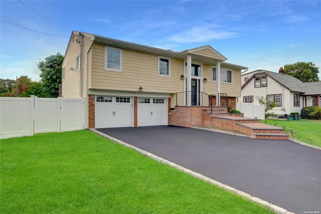 1760 E Berkshire Road Merrick NY 11566