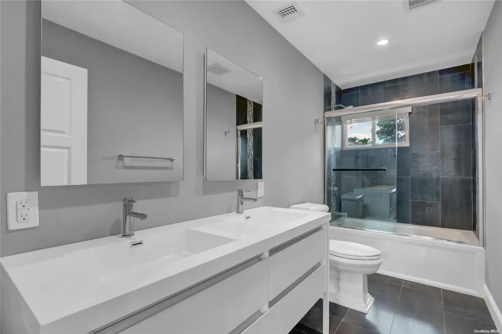 1760 E Berkshire Road Merrick NY 11566