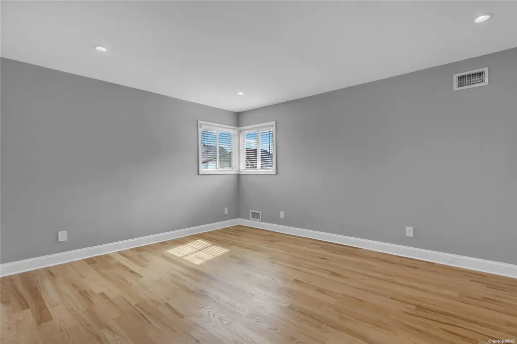 1760 E Berkshire Road Merrick NY 11566