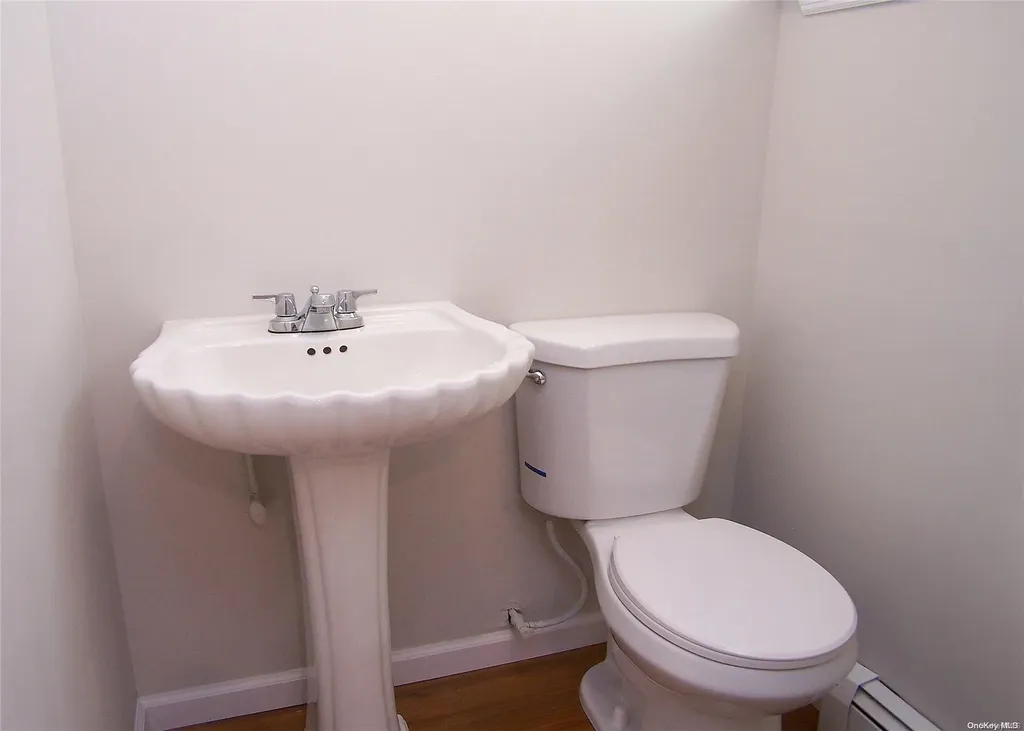14 Wakefield Avenue Coram NY 11727