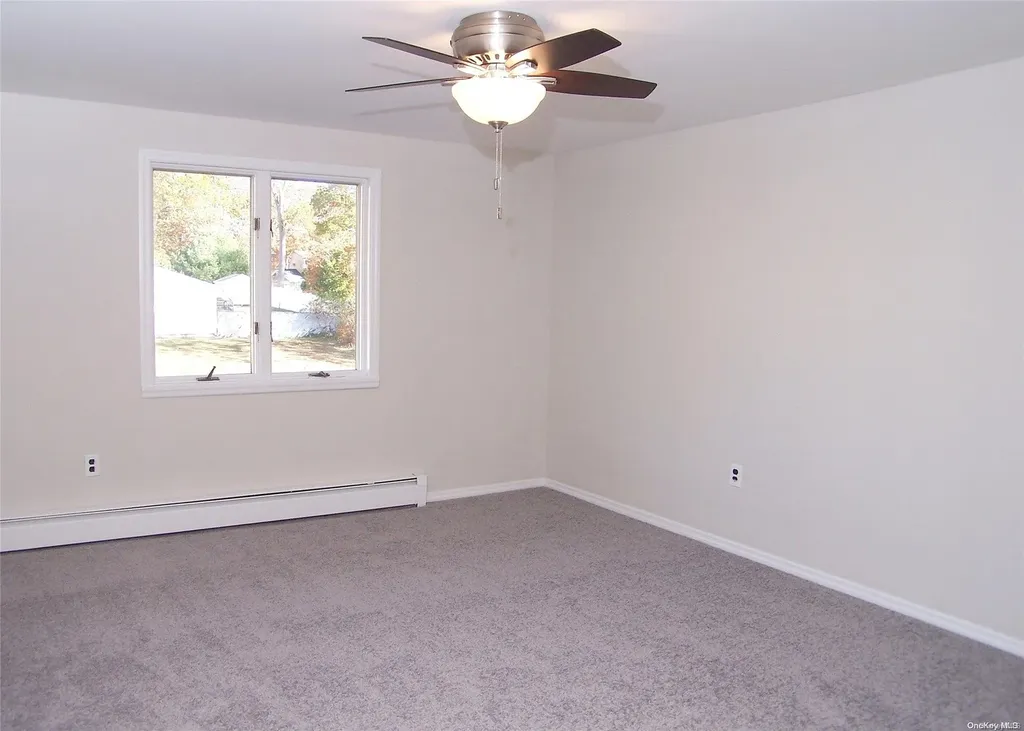 14 Wakefield Avenue Coram NY 11727