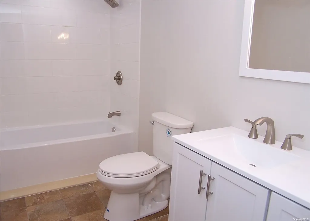 14 Wakefield Avenue Coram NY 11727