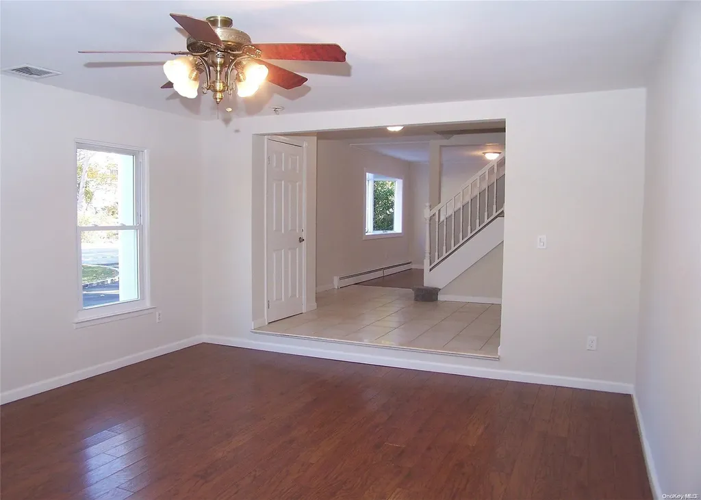 14 Wakefield Avenue Coram NY 11727