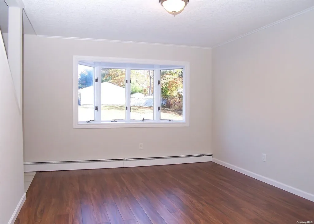 14 Wakefield Avenue Coram NY 11727
