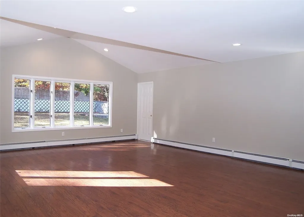 14 Wakefield Avenue Coram NY 11727