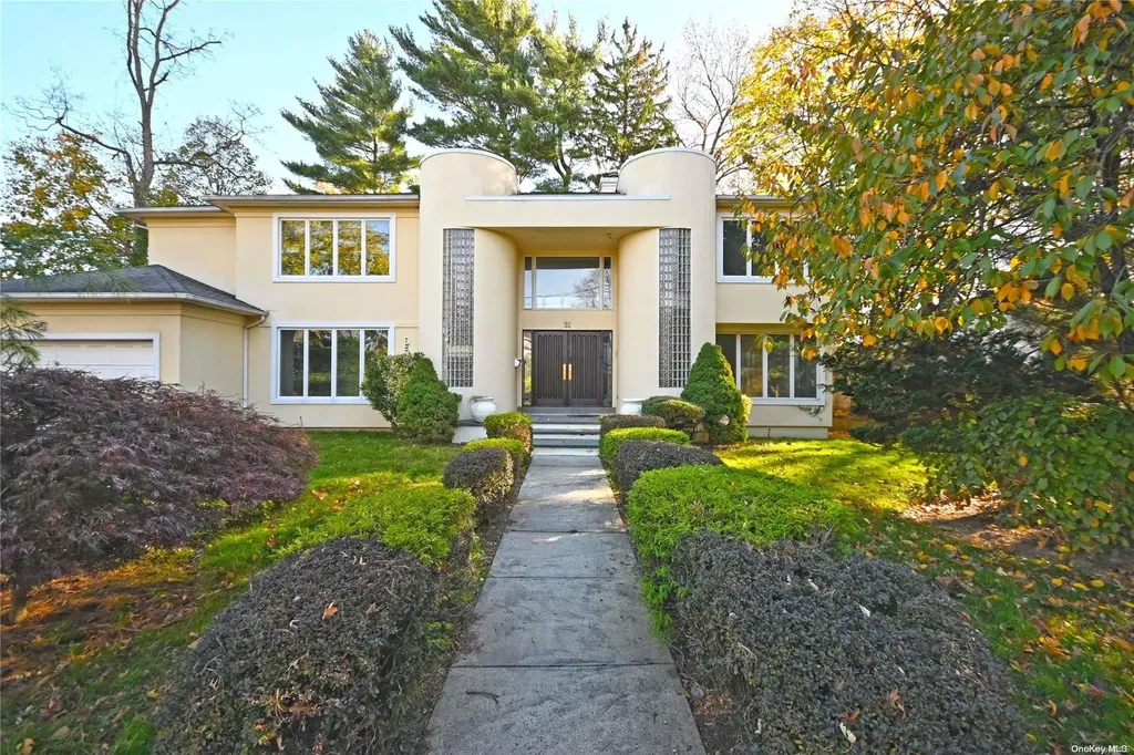 24 Warwick Road Great Neck NY 11023