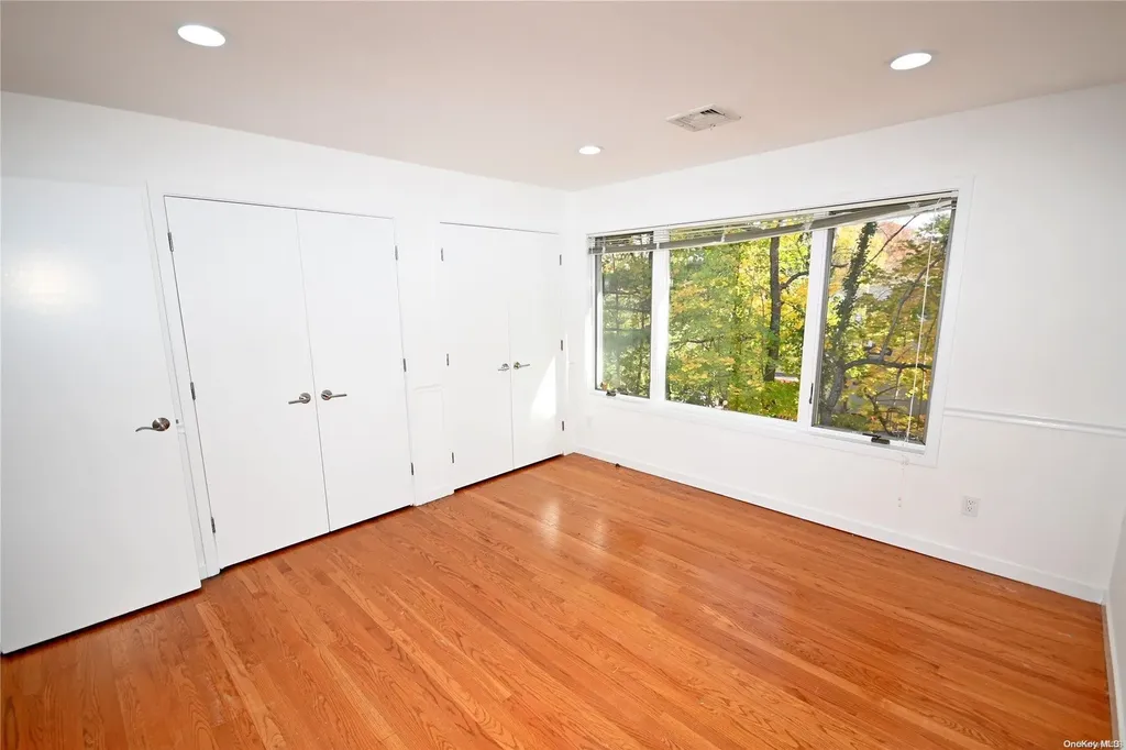24 Warwick Road Great Neck NY 11023