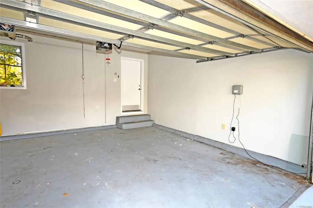 24 Warwick Road Great Neck NY 11023