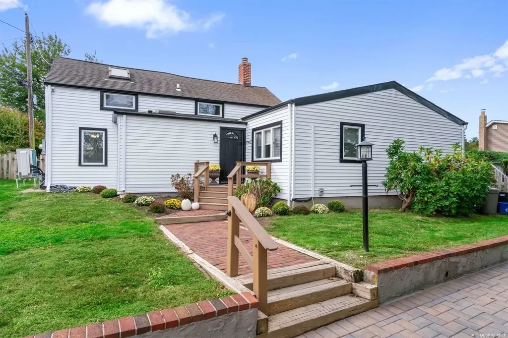 5 Meadow Place Northport NY 11768