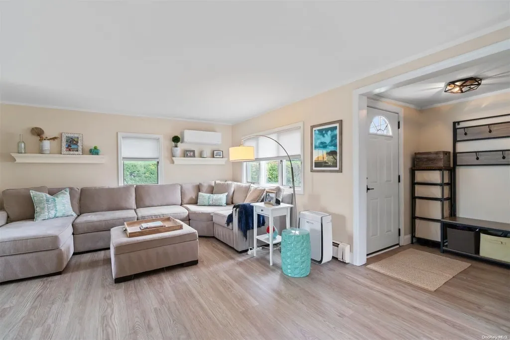 5 Meadow Place Northport NY 11768