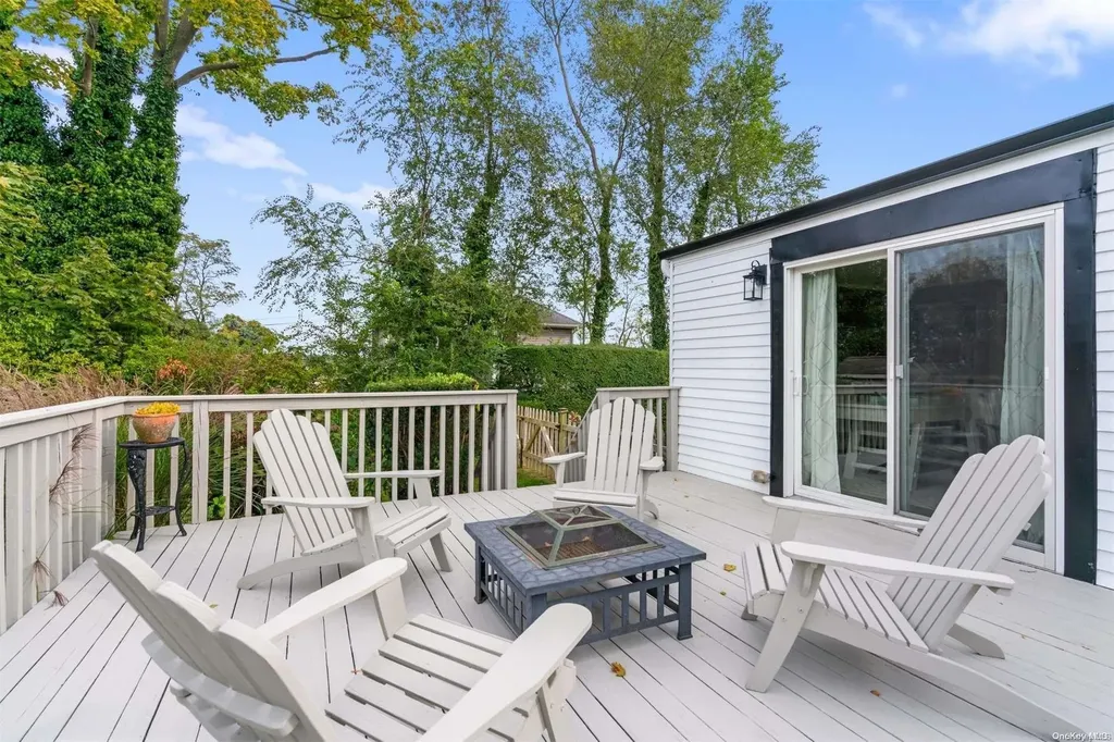 5 Meadow Place Northport NY 11768