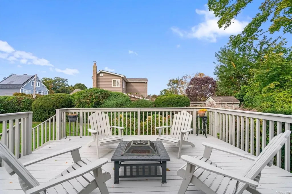 5 Meadow Place Northport NY 11768
