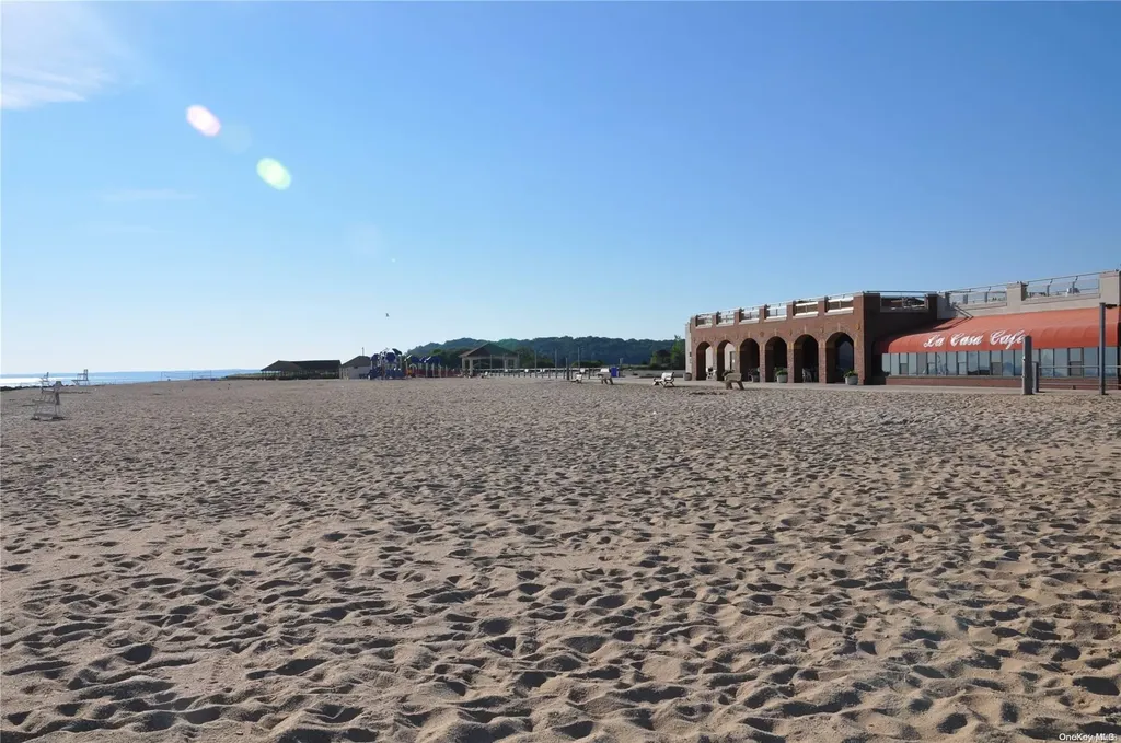 5 Meadow Place Northport NY 11768