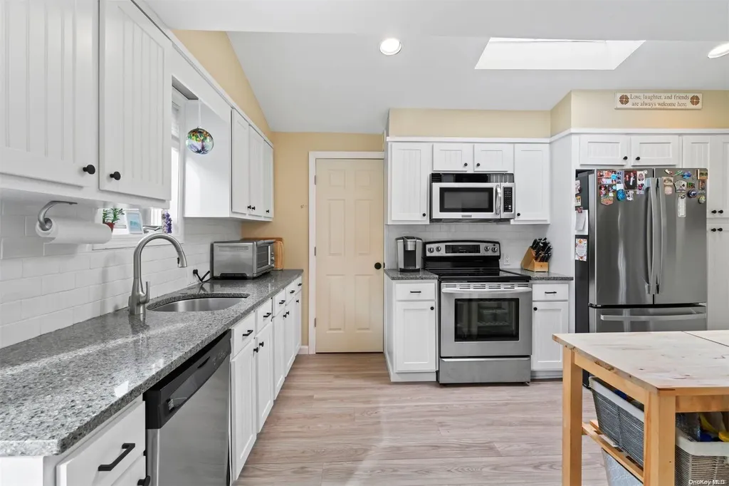 5 Meadow Place Northport NY 11768