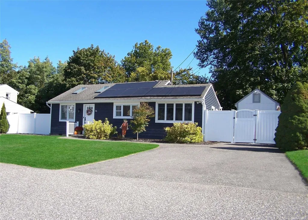 25 Anne Road Centereach NY 11720