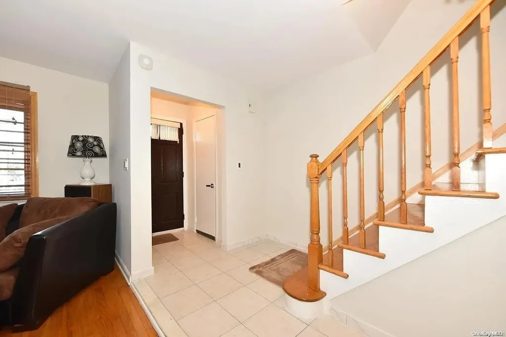 60-02 80th Avenue Glendale NY 11385