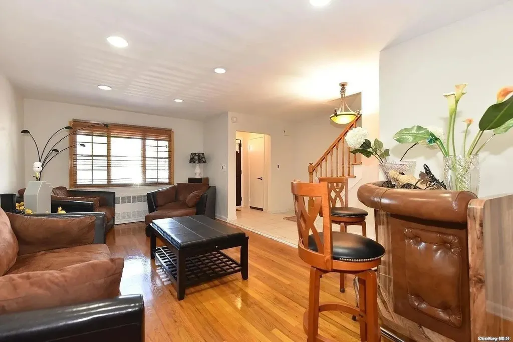 60-02 80th Avenue Glendale NY 11385