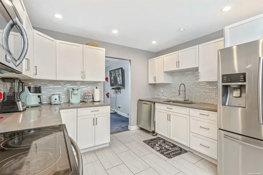 25 Sweetbriar Drive Mastic NY 11950