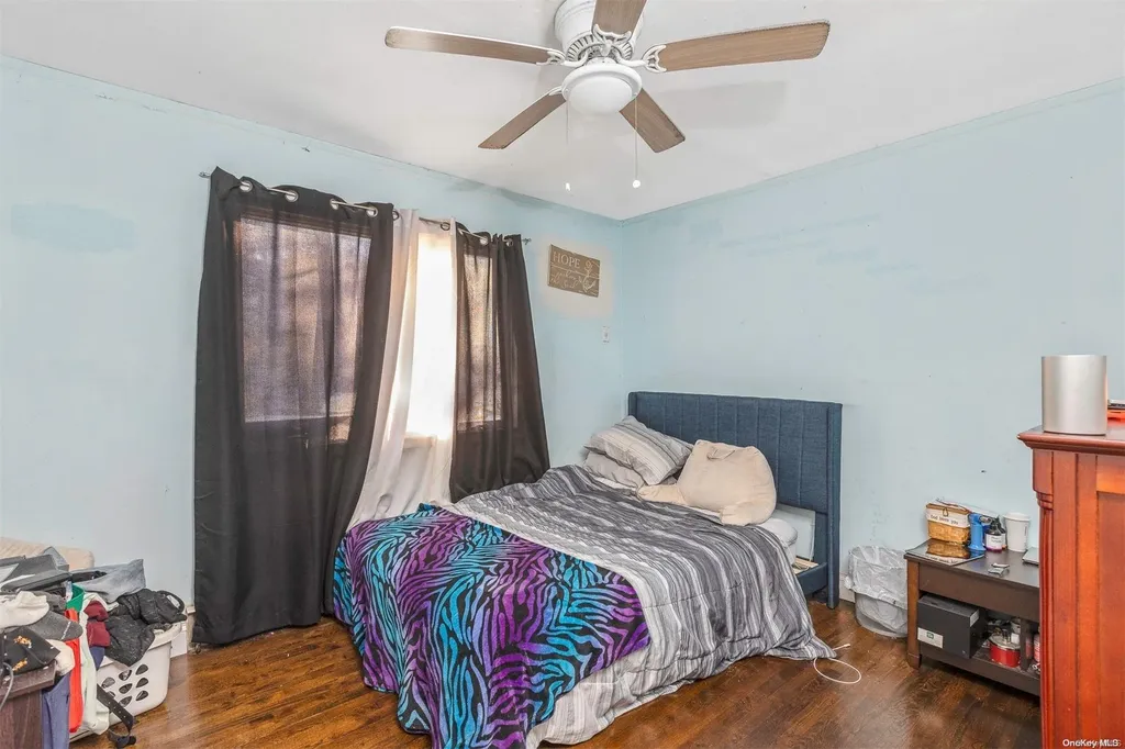 25 Sweetbriar Drive Mastic NY 11950