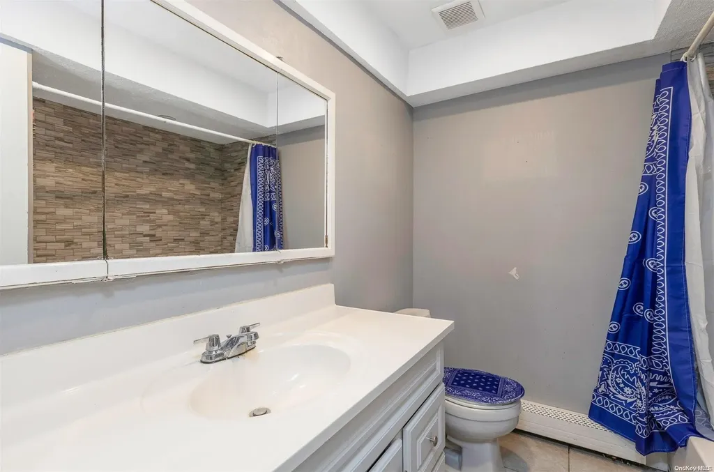 25 Sweetbriar Drive Mastic NY 11950