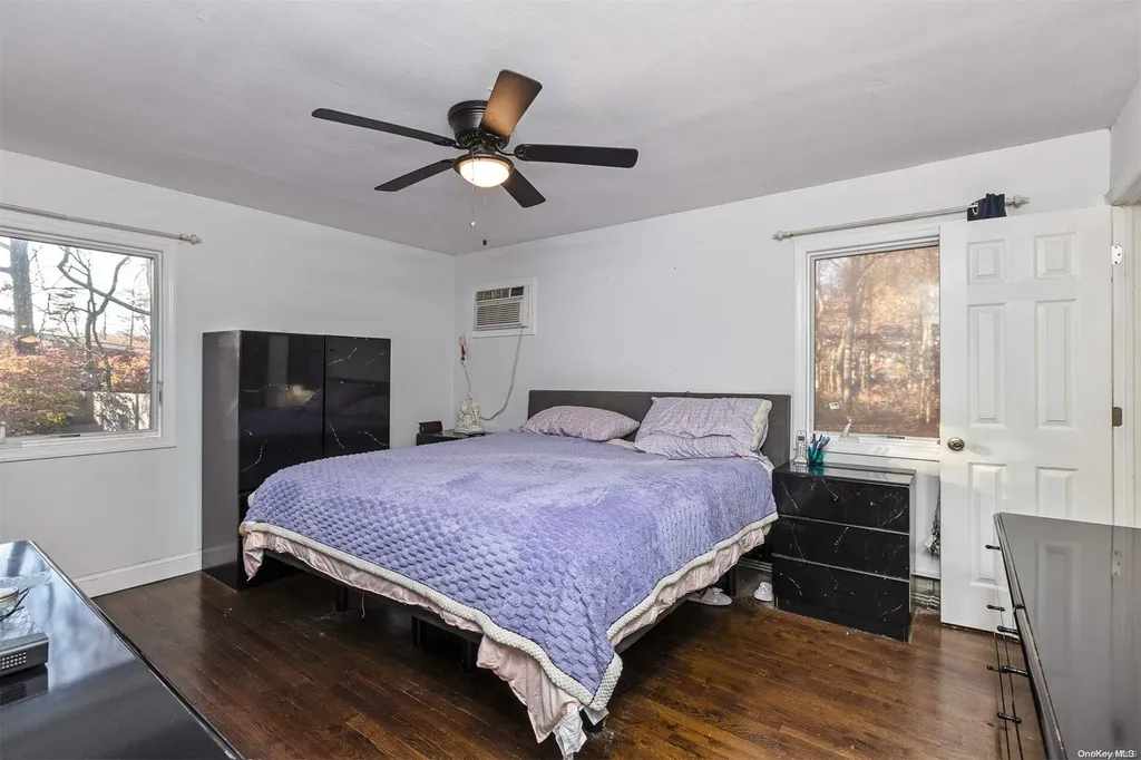 25 Sweetbriar Drive Mastic NY 11950