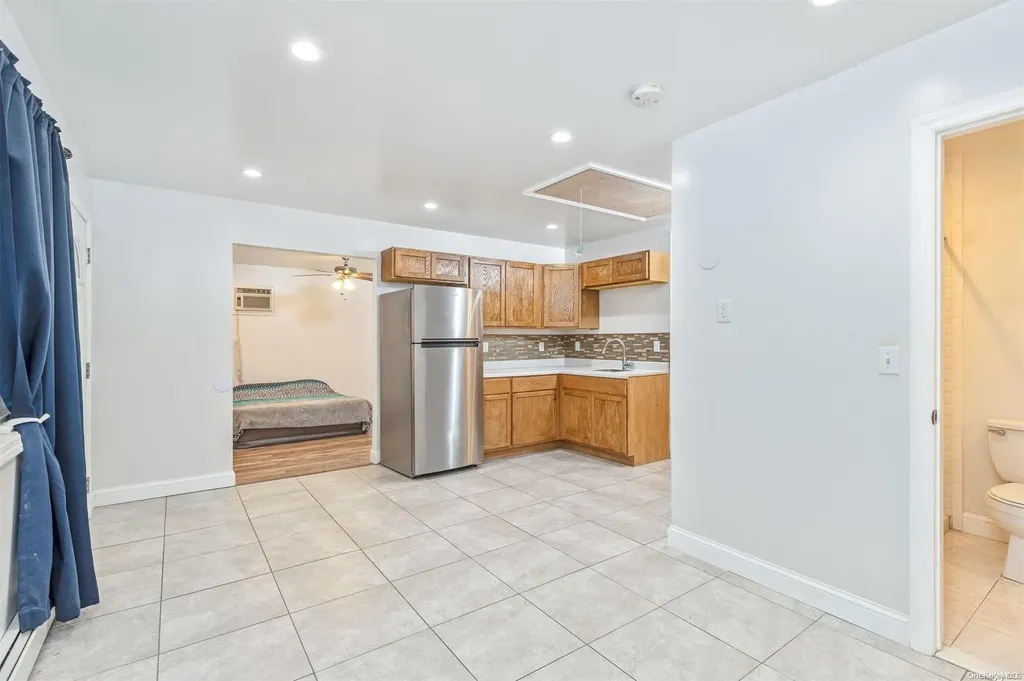 25 Sweetbriar Drive Mastic NY 11950
