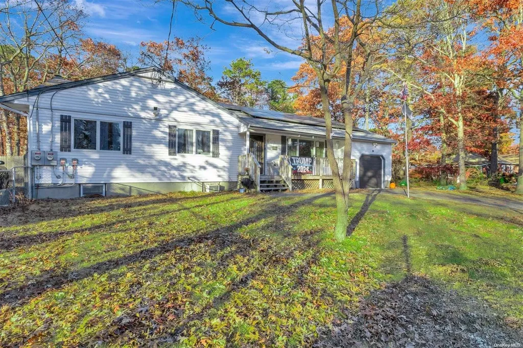 25 Sweetbriar Drive Mastic NY 11950
