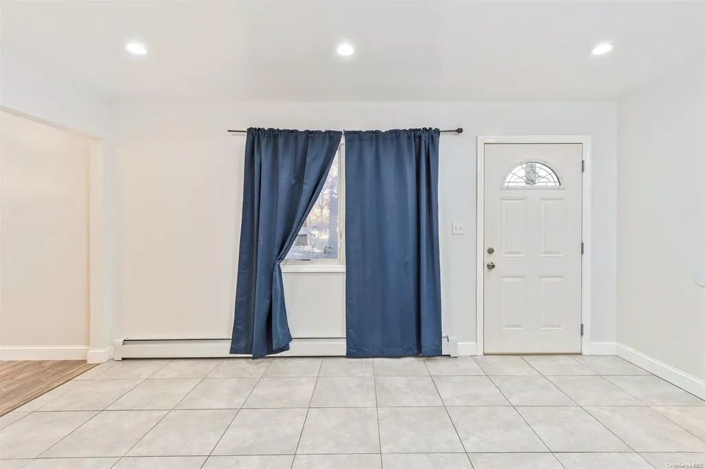 25 Sweetbriar Drive Mastic NY 11950