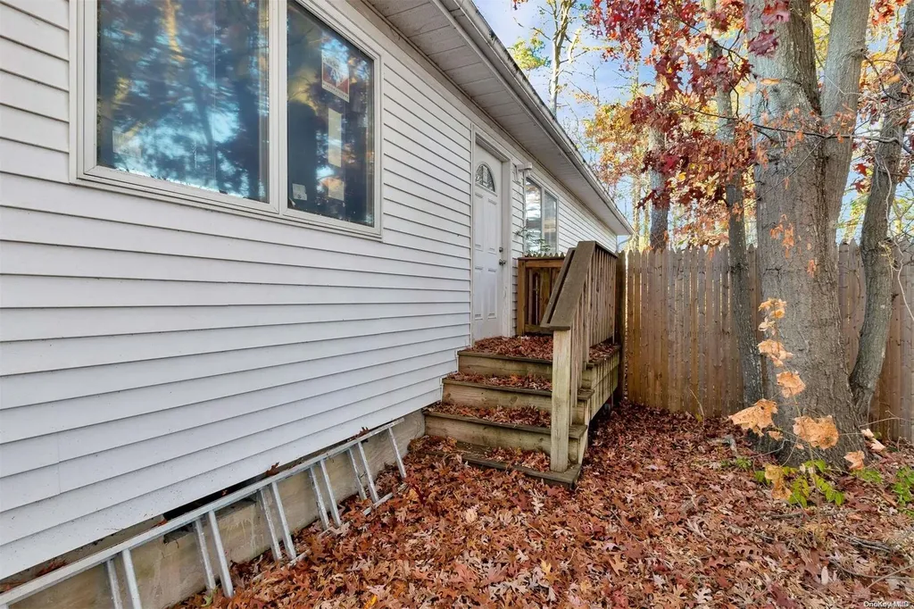 25 Sweetbriar Drive Mastic NY 11950