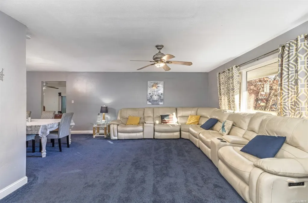 25 Sweetbriar Drive Mastic NY 11950
