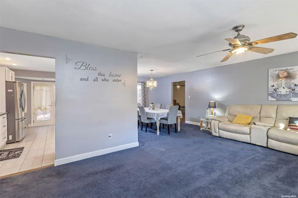25 Sweetbriar Drive Mastic NY 11950