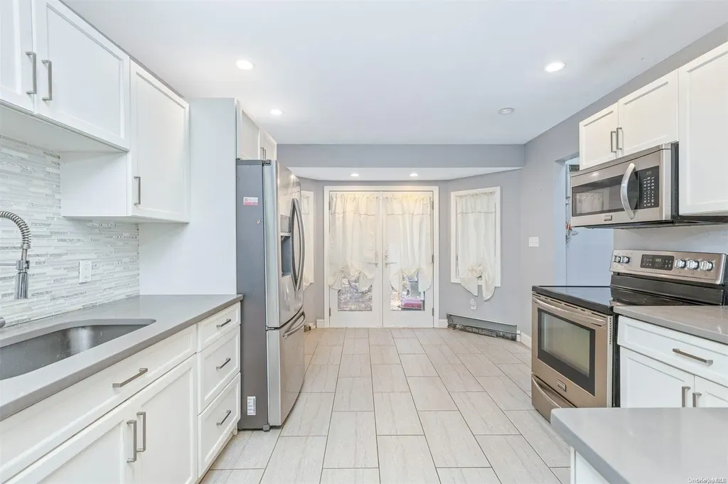 25 Sweetbriar Drive Mastic NY 11950