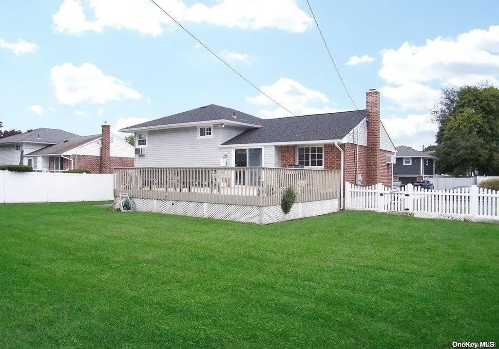 25 Alma Lane Plainview NY 11803
