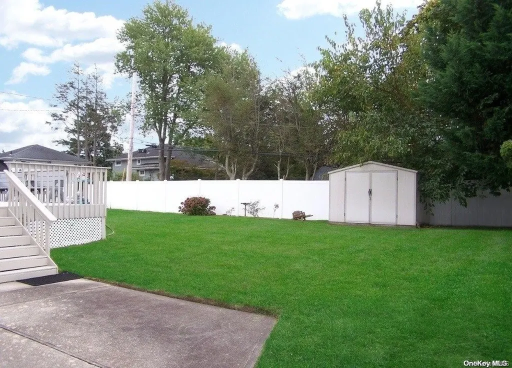 25 Alma Lane Plainview NY 11803