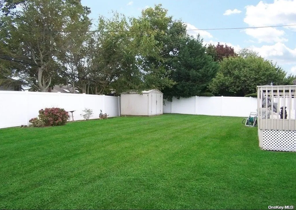 25 Alma Lane Plainview NY 11803