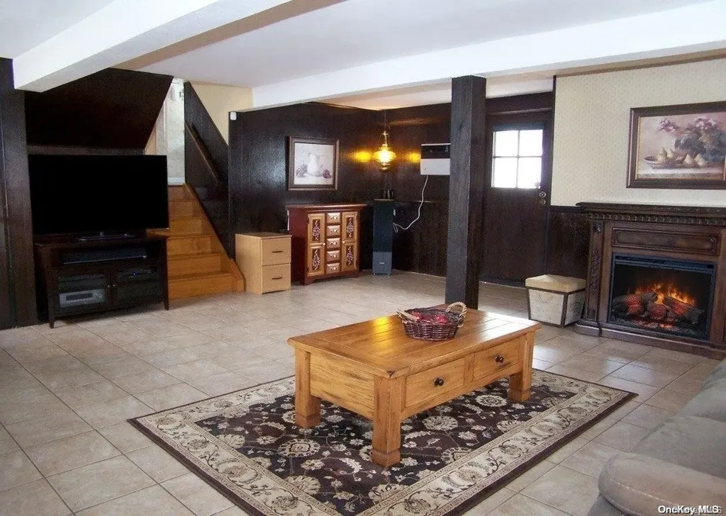 25 Alma Lane Plainview NY 11803