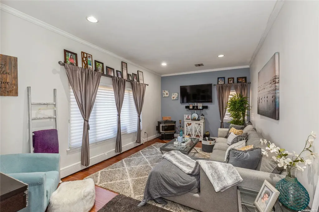 34 Daisy Place Selden NY 11784
