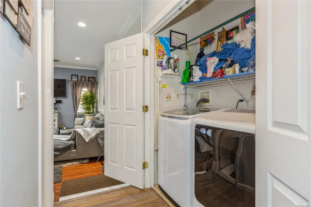 34 Daisy Place Selden NY 11784