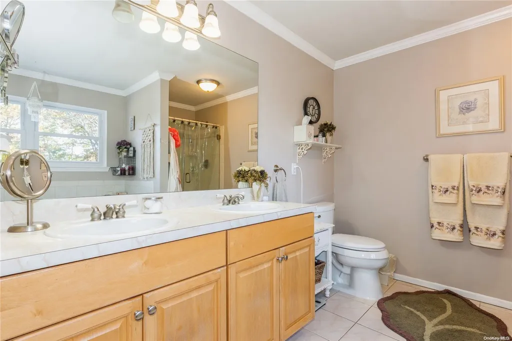 34 Daisy Place Selden NY 11784