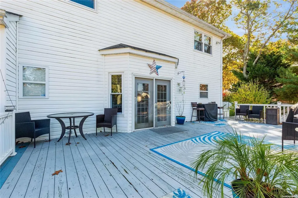 34 Daisy Place Selden NY 11784