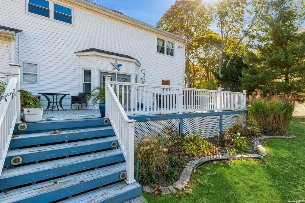 34 Daisy Place Selden NY 11784