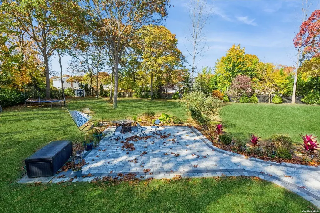 34 Daisy Place Selden NY 11784