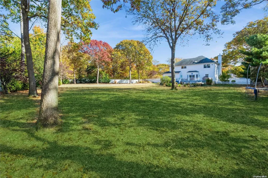 34 Daisy Place Selden NY 11784