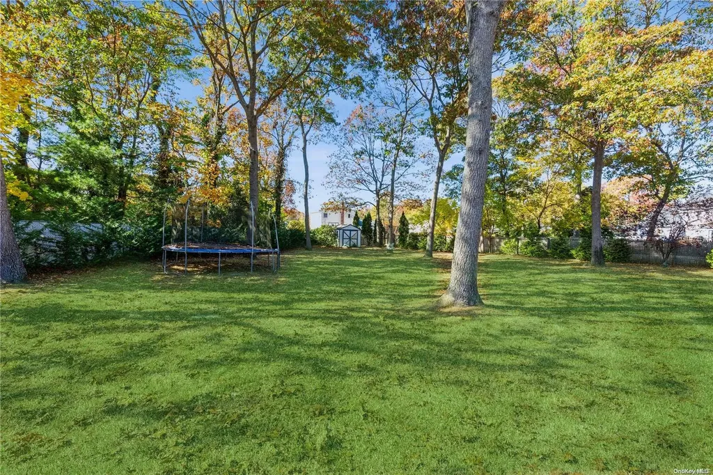 34 Daisy Place Selden NY 11784